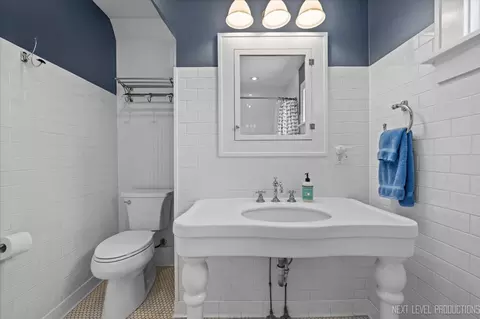 Bath - 349 N Lincoln St, Batavia, IL 60510 photo 2 of 4