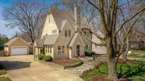 Exterior - 349 N Lincoln St, Batavia, IL 60510 photo 2 of 7