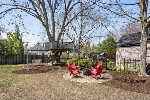 Exterior - 349 N Lincoln St, Batavia, IL 60510 photo 4 of 7
