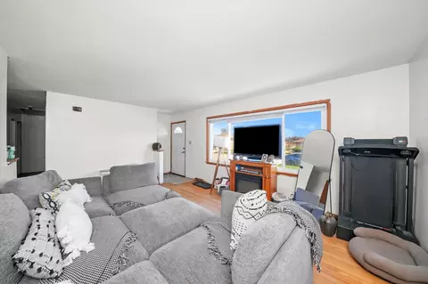 7736 S Octavia Ave, Bridgeview, IL 60455 photo 3