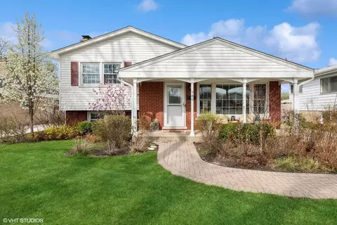 786 S Swain Ave, Elmhurst, IL 60126