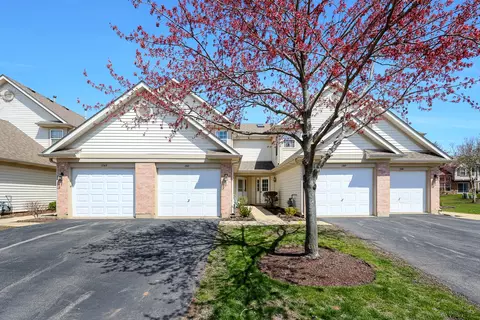 1745 Nature Ct, Schaumburg, IL 60193