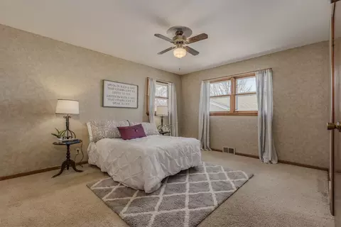 Bedroom - 764 High St, Aurora, IL 60505 photo 3 of 5