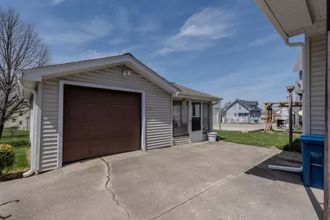 Exterior - 764 High St, Aurora, IL 60505 photo 6 of 6