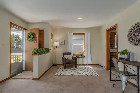 Entry Way - 764 High St, Aurora, IL 60505 photo 1 of 4