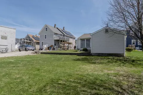 Exterior - 764 High St, Aurora, IL 60505 photo 4 of 6