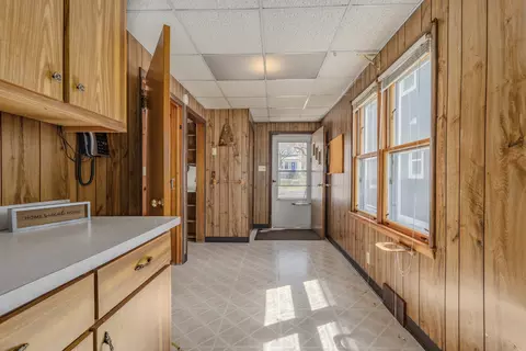 Entry Way - 764 High St, Aurora, IL 60505 photo 3 of 4