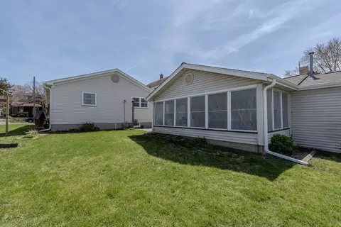 Exterior - 764 High St, Aurora, IL 60505 photo 2 of 6