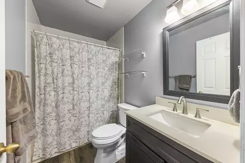 Bath - 452 Harbor Ter, Bartlett, IL 60103 photo 3 of 3