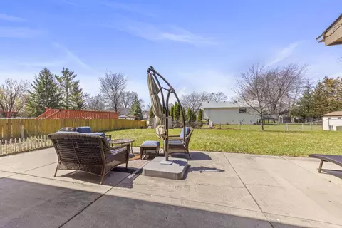 Exterior - 452 Harbor Ter, Bartlett, IL 60103 photo 4 of 6