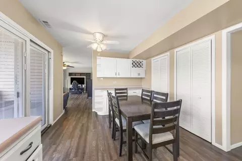 Dining - 452 Harbor Ter, Bartlett, IL 60103 photo 2 of 2