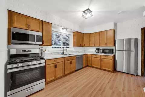 537 S 5th Ave, Des Plaines, IL 60016 photo 6