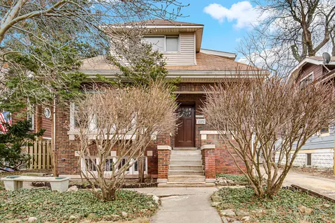 537 S 5th Ave, Des Plaines, IL 60016