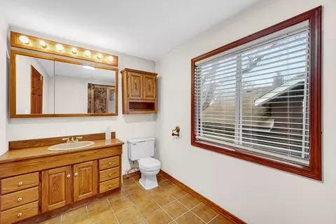 537 S 5th Ave, Des Plaines, IL 60016 photo 12