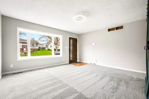 Living - 1819 Hoover Dr, Normal, IL 61761 photo 3 of 8