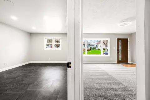 Living - 1819 Hoover Dr, Normal, IL 61761 photo 4 of 8