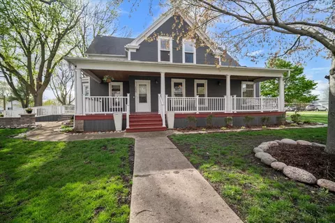 106 N Madison St, Towanda, IL 61776