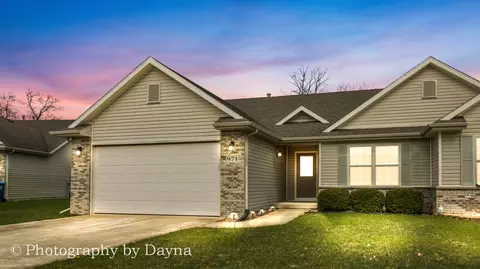 971 Brown Dr, Momence, IL 60954