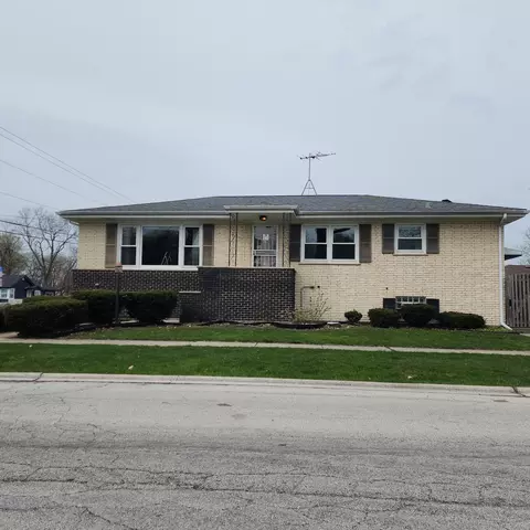 6424 W 93rd St, Oak Lawn, IL 60453
