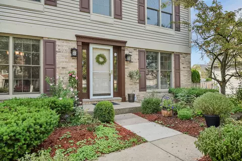 Exterior - 1427 Steeplechase Rd, Bartlett, IL 60103 photo 2 of 6