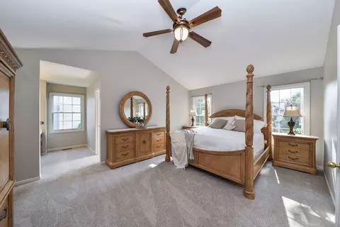 Bedroom - 1427 Steeplechase Rd, Bartlett, IL 60103 photo 1 of 4