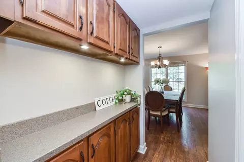 Entry Way - 1427 Steeplechase Rd, Bartlett, IL 60103 photo 2 of 2