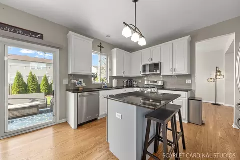 Kitchen - 11748 S Glenn Cir, Plainfield, IL 60585 photo 2 of 2
