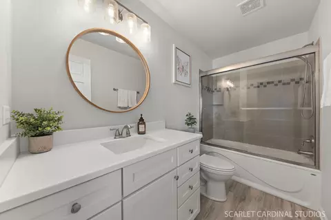 Bath - 11748 S Glenn Cir, Plainfield, IL 60585 photo 4 of 5
