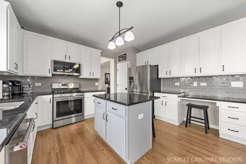 Kitchen - 11748 S Glenn Cir, Plainfield, IL 60585 photo 1 of 2