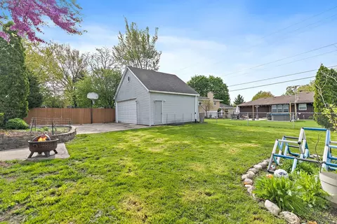Exterior - 47 Central Ave, Roselle, IL 60172 photo 8 of 9