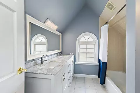 Bath - 47 Central Ave, Roselle, IL 60172 photo 2 of 3