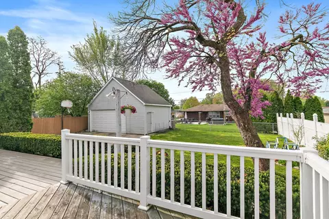 Exterior - 47 Central Ave, Roselle, IL 60172 photo 7 of 9