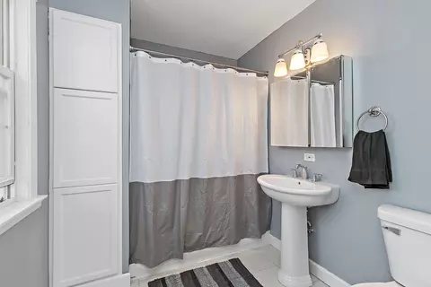 Bath - 47 Central Ave, Roselle, IL 60172 photo 1 of 3