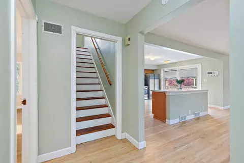 Entry Way - 47 Central Ave, Roselle, IL 60172 photo 1 of 3
