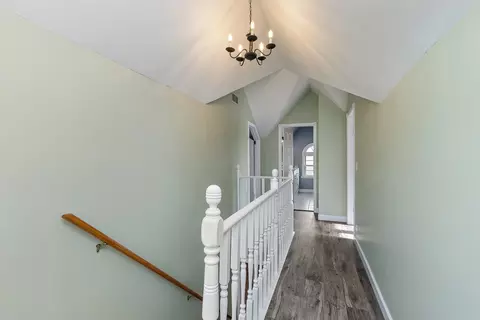 Entry Way - 47 Central Ave, Roselle, IL 60172 photo 2 of 3