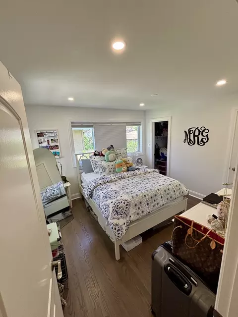 Bedroom - 1237 Heatherfield Ln, Glenview, IL 60025 photo 4 of 5