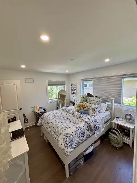 Bedroom - 1237 Heatherfield Ln, Glenview, IL 60025 photo 5 of 5
