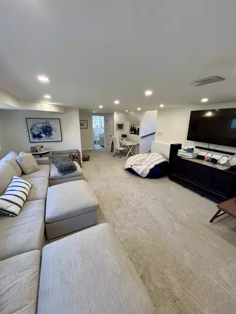 Living - 1237 Heatherfield Ln, Glenview, IL 60025 photo 5 of 5