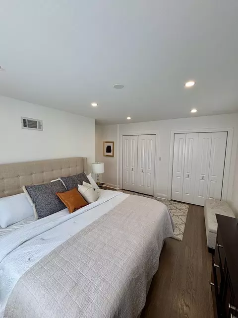 Bedroom - 1237 Heatherfield Ln, Glenview, IL 60025 photo 3 of 5
