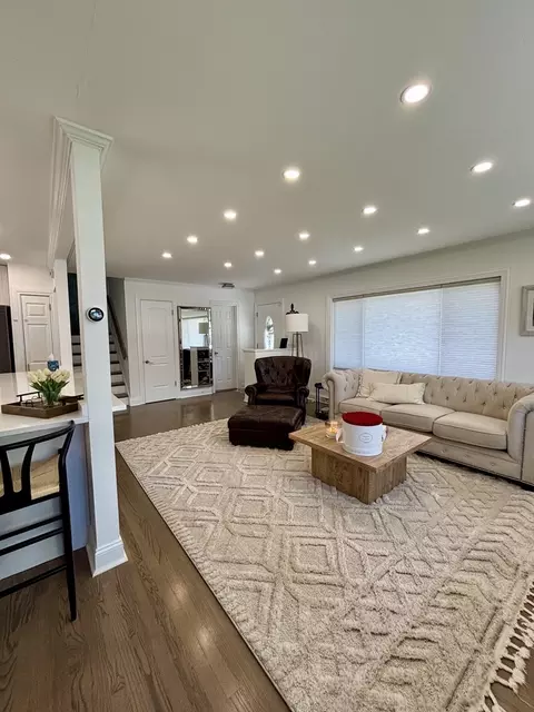 Living - 1237 Heatherfield Ln, Glenview, IL 60025 photo 3 of 5