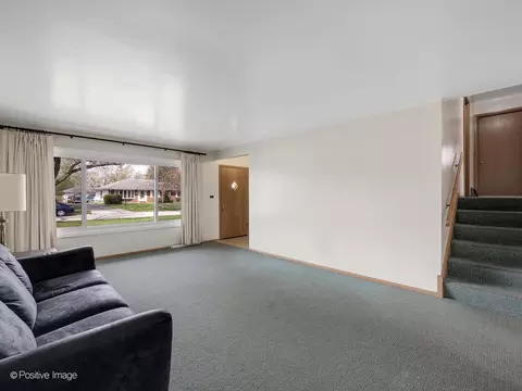 1430 Emmerson Ln, Mount Prospect, IL 60056 photo 8