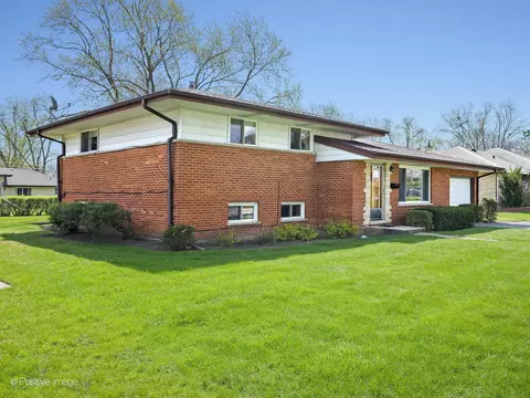 1430 Emmerson Ln, Mount Prospect, IL 60056 photo 5