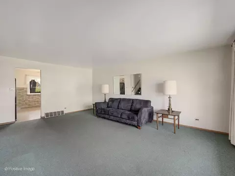 1430 Emmerson Ln, Mount Prospect, IL 60056 photo 7