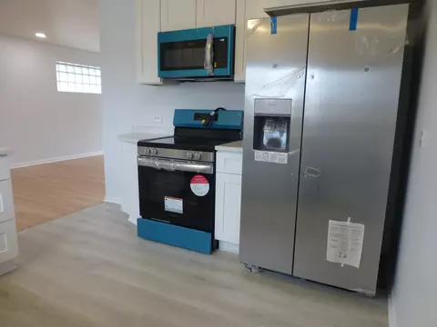 Kitchen - 2500 S 16th Ave, Broadview, IL 60155 photo 3 of 3