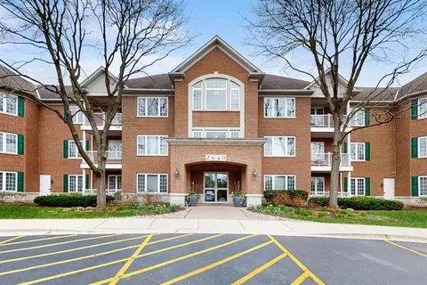 2640 Summit Dr #309, Glenview, IL 60025