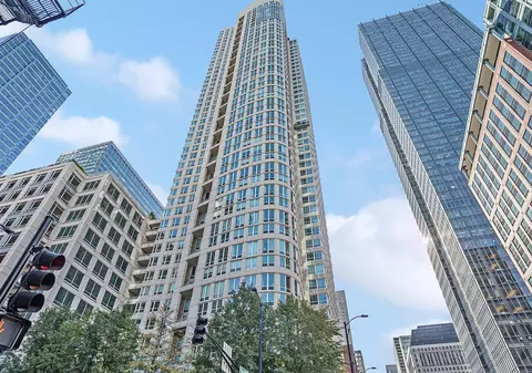 345 N La Salle Dr #2501, Chicago, IL 60654