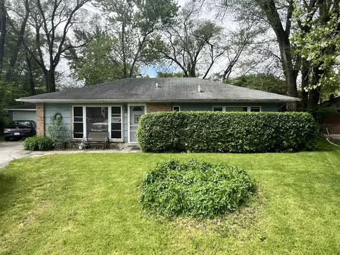 6 Monee Ct, Park Forest, IL 60466