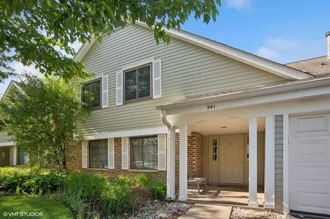 941 Yosemite Trl #C7, Roselle, IL 60172
