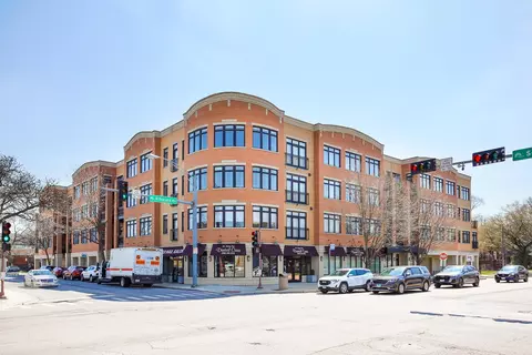 106 S Ridgeland Ave #310, Oak Park, IL 60302