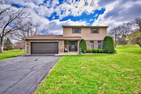 6004 Acorn Ct, Crystal Lake, IL 60014